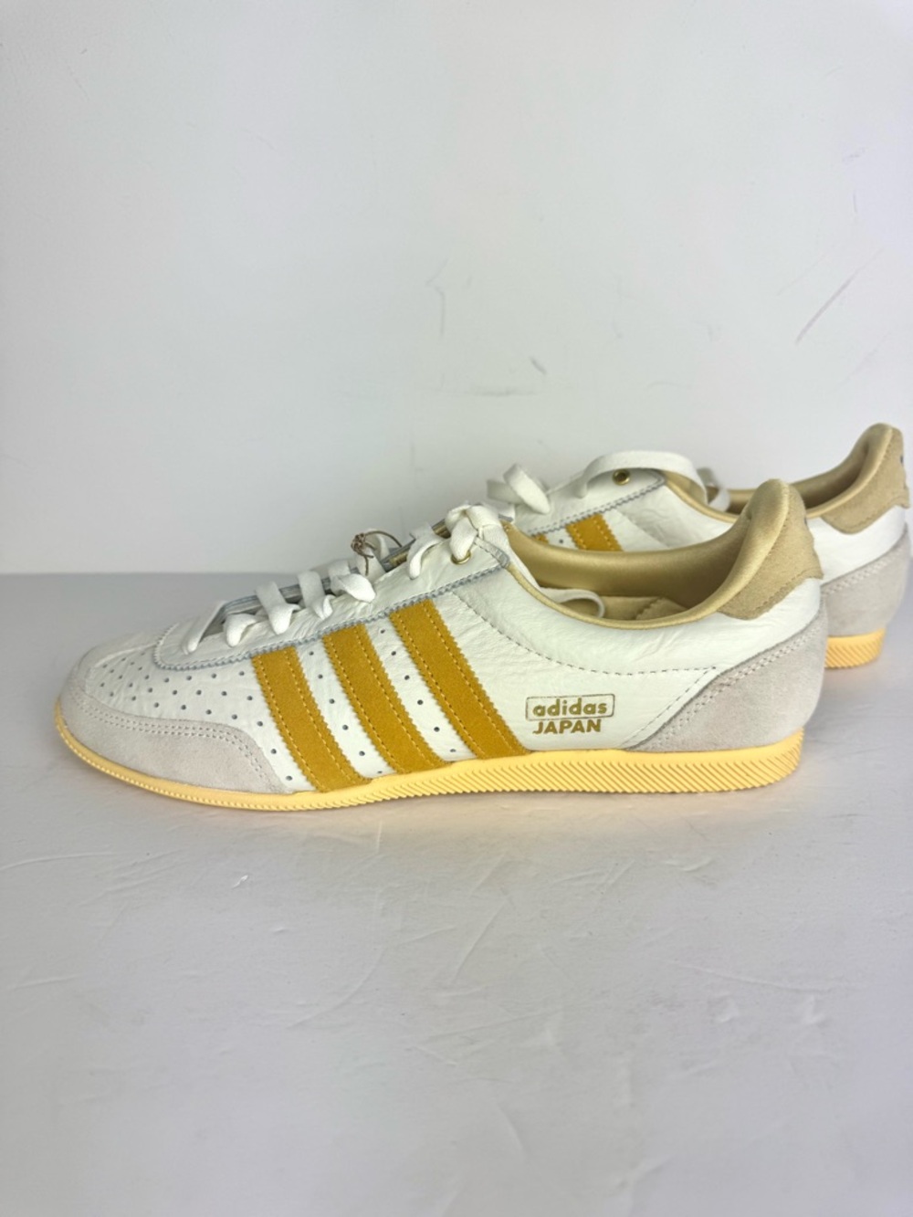 Adidas Originals Japan Women’s Sneaker in Cream and Yellow Size 9 NEW - Picture 3 of 16